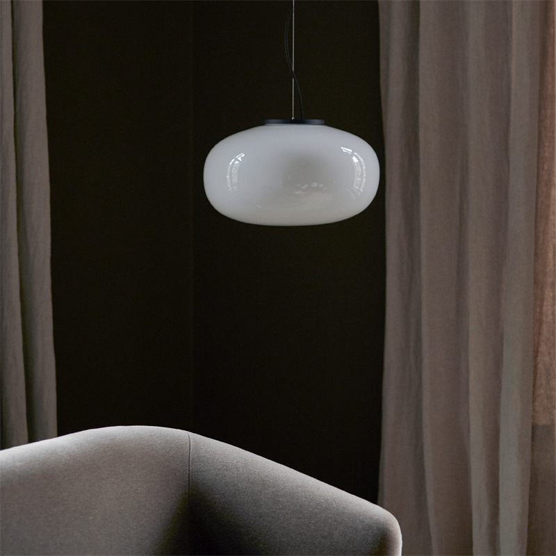 Suspension KARL-JOHAN Verre opalin blanc NEW WORKS