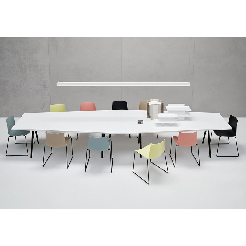 Chaise CATIFA 46 piètement luge Bleu pétrole ARPER