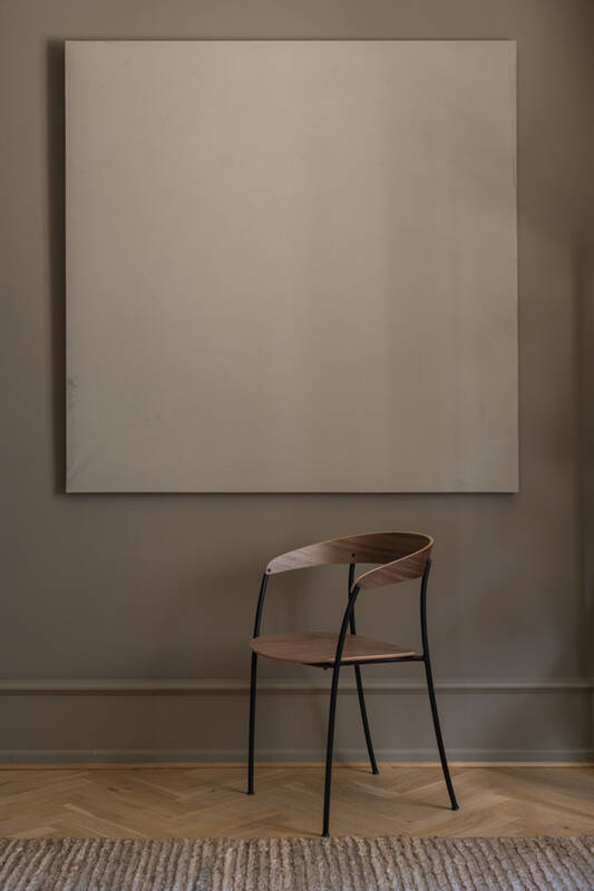 Chaise MISSING avec accoudoirs Noyer NEW WORKS
