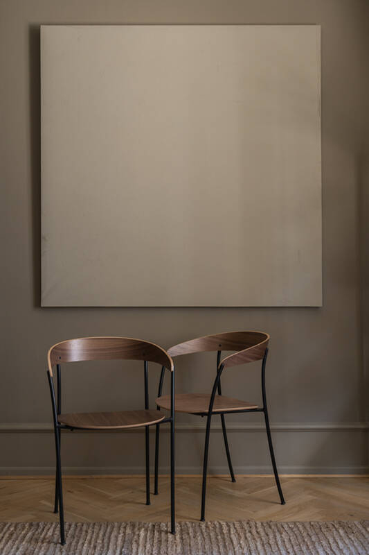 Chaise MISSING avec accoudoirs Noyer NEW WORKS