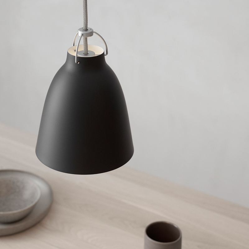 Suspension CARAVAGGIO P1 Noir mat/ câble gris FRITZ HANSEN