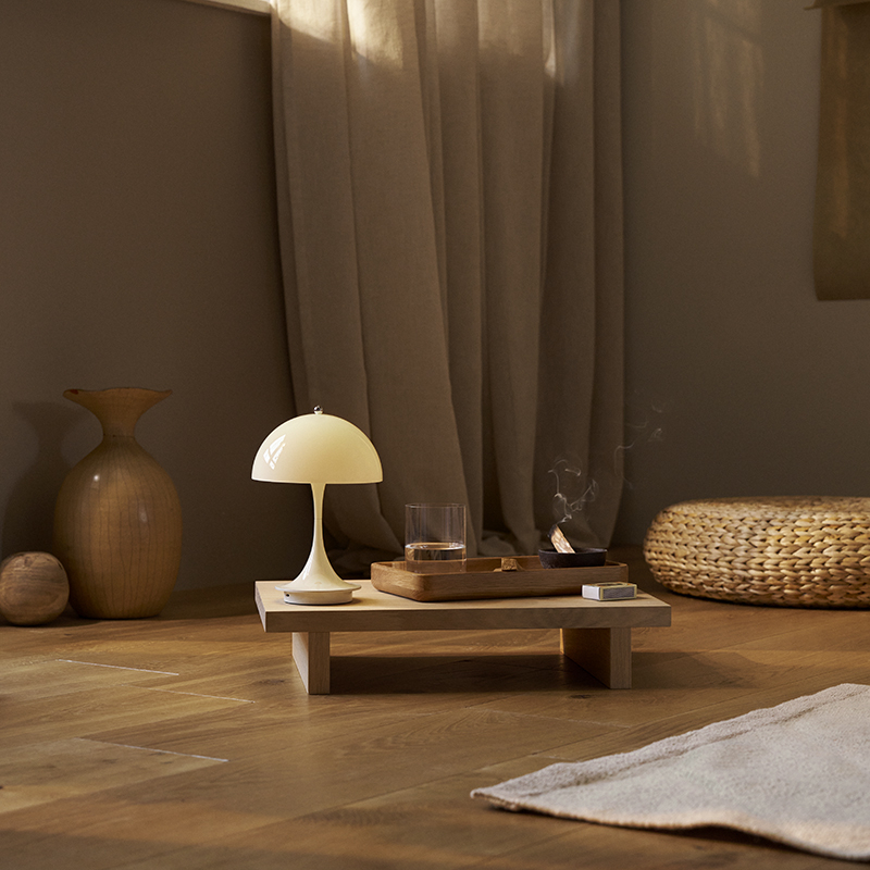 Lampe sans fil PANTHELLA 160 PORTABLE V3 Beige opal LOUIS POULSEN