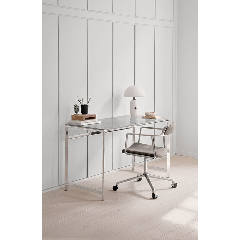 Fauteuil de bureau SWIVEL CHAIR à roulettes Tissu sable foncé / Aluminium poli VIPP