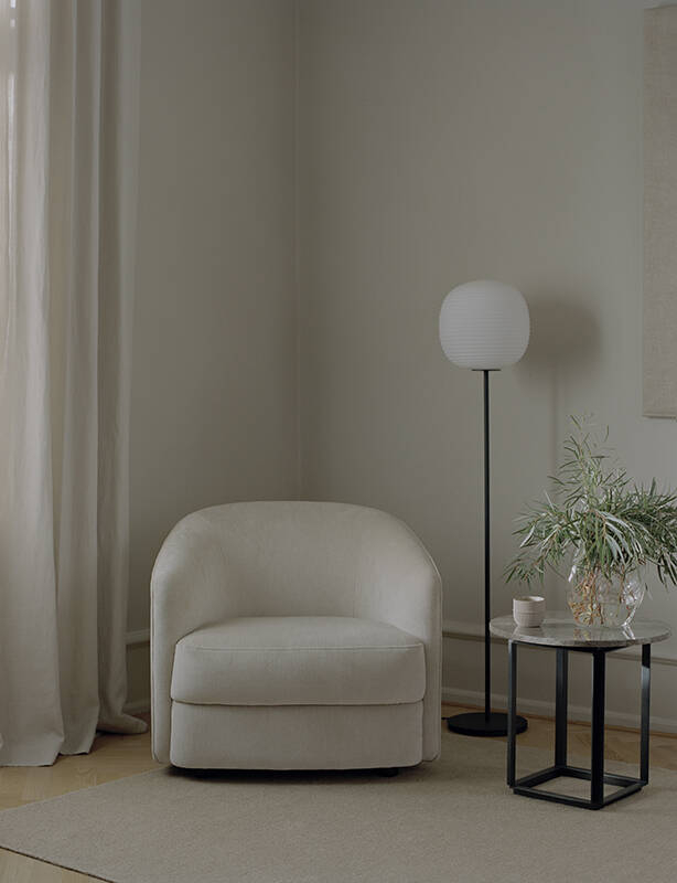 Lampadaire LANTERN Verre opalin blanc NEW WORKS