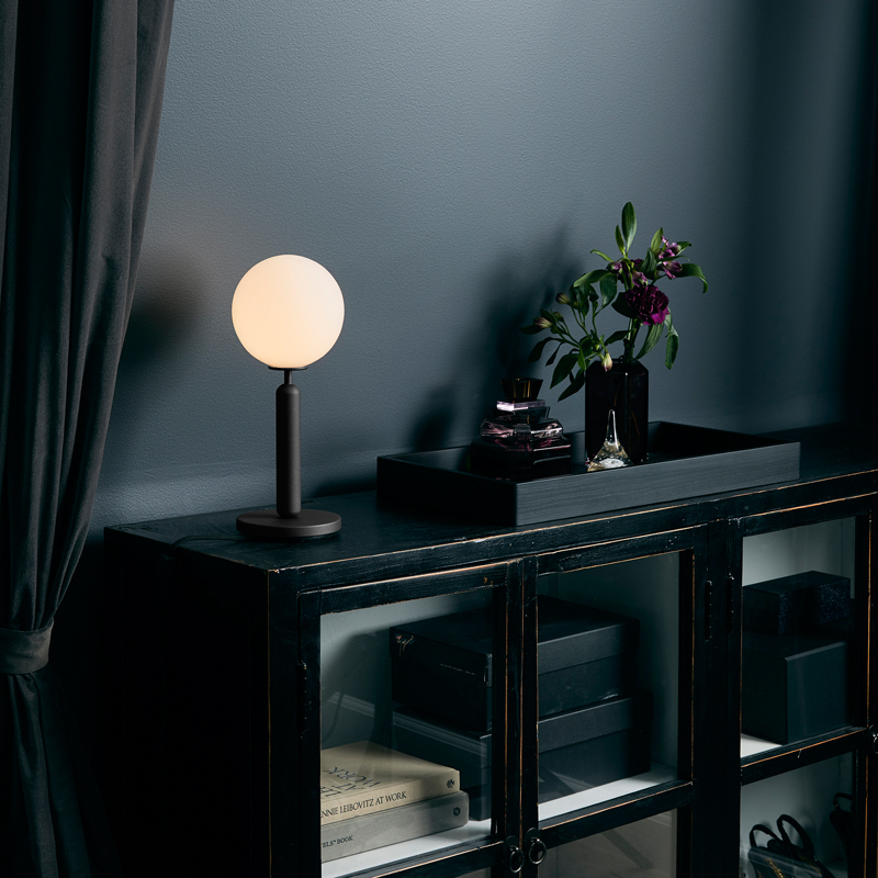 Lampe à poser MIIRA OPAL blanc opalin/ gris NUURA