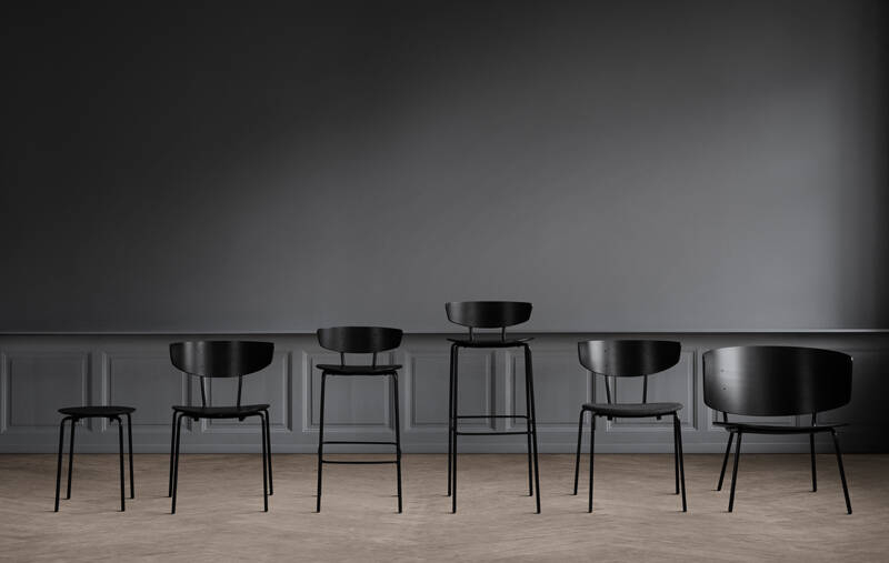 Tabouret haut HERMAN Noir FERM LIVING
