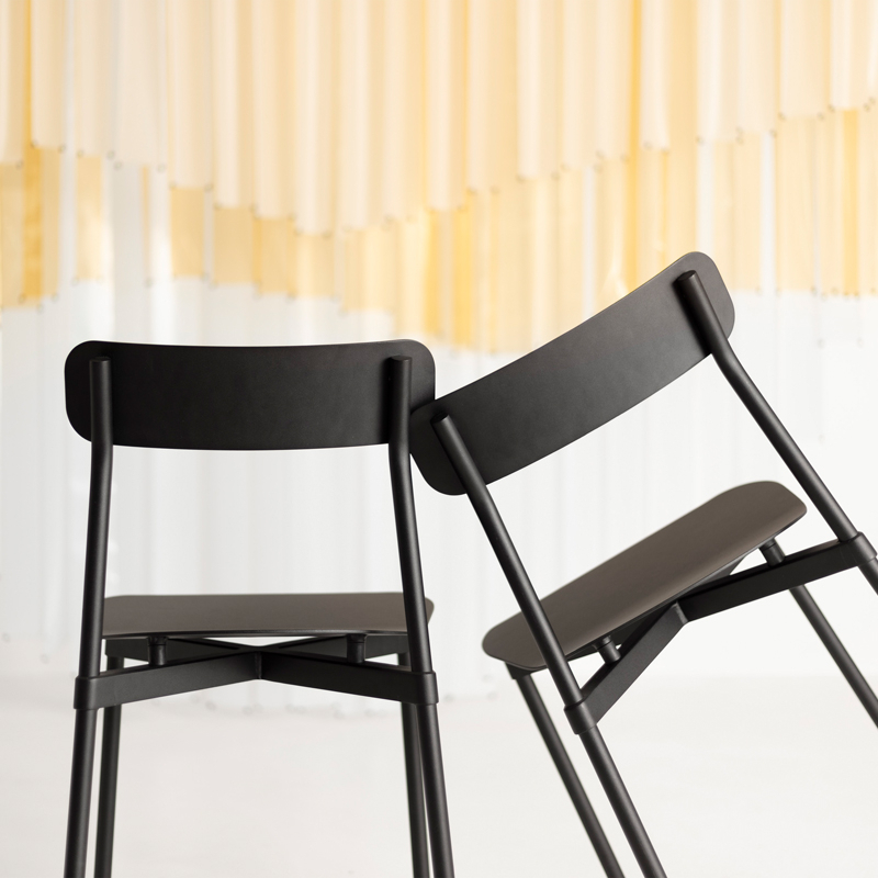 Chaise FROMME Noir PETITE FRITURE
