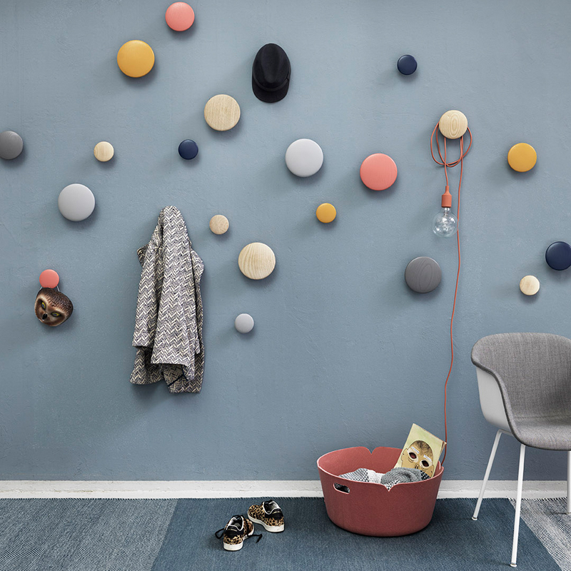 Patère Design Set de 5 patères DOTS Noir MUUTO