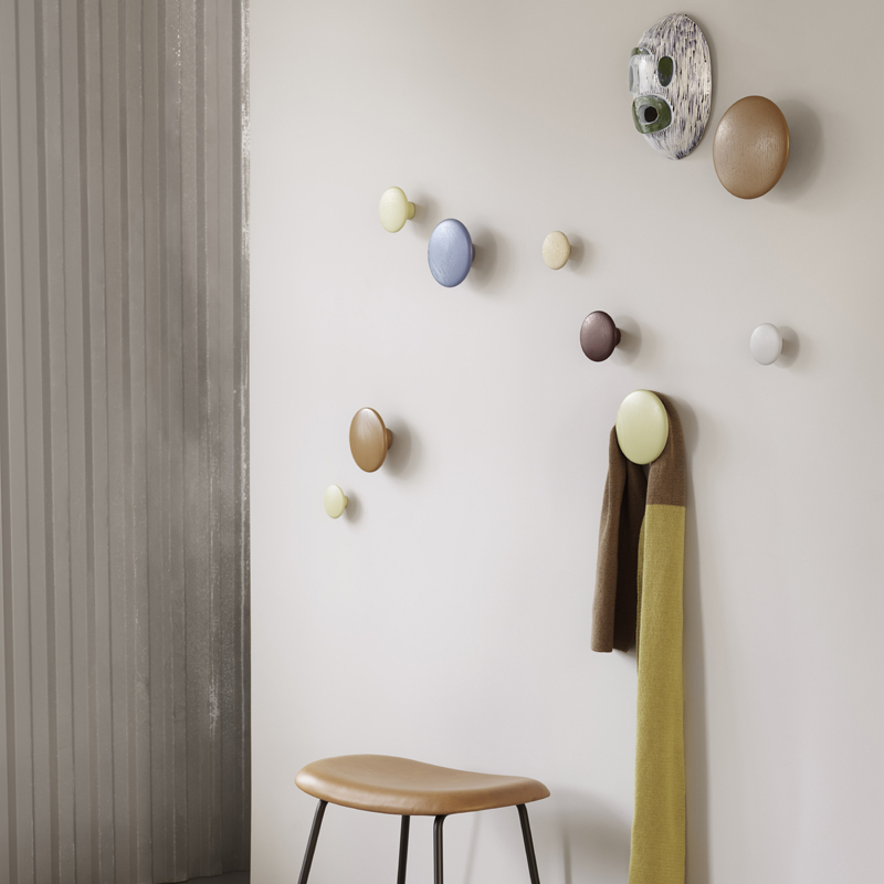 Patère Design Set de 5 patères DOTS Blanc cassé MUUTO