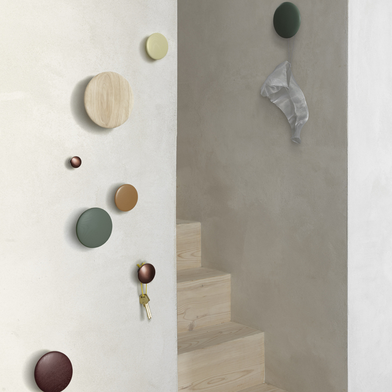 Patère Design Set de 5 patères DOTS Blanc cassé MUUTO