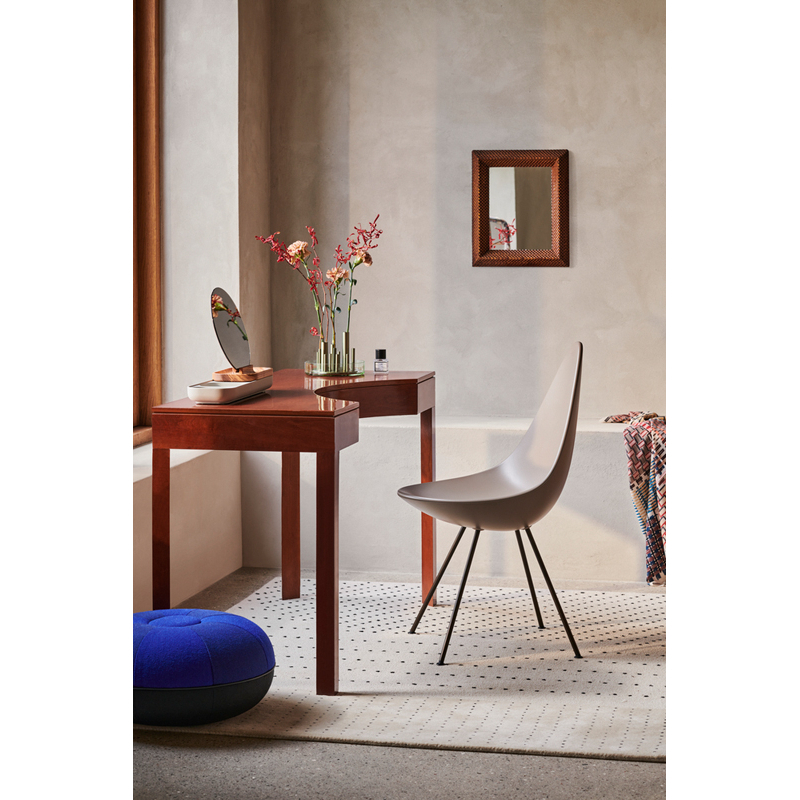 Chaise DROP Monochrome Rose pâle/ graphite chaud FRITZ HANSEN