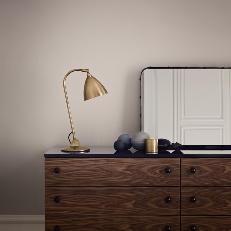 Lampe à poser BESTLITE BL2 Laiton/ noir GUBI