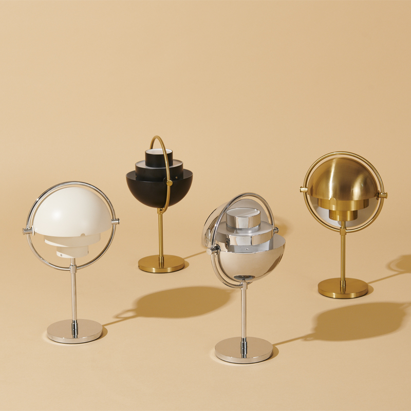 Lampe à poser MULTI-LITE Portable Laiton/ noir GUBI