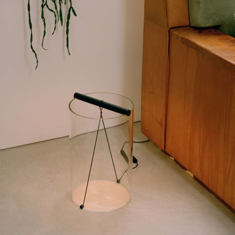 Lampe à poser TO-TIE T2 Noir anodisé FLOS