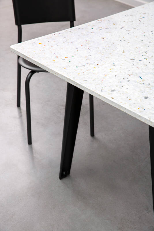 Table NEW MODERN Plastique Recyclé Blanc Nuage TIPTOE