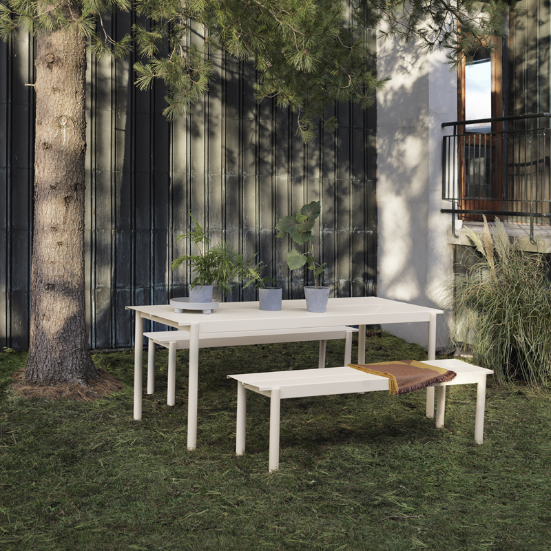 Banc LINEAR STEEL Noir MUUTO