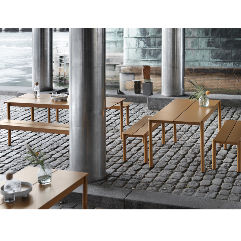 Banc LINEAR STEEL Noir MUUTO