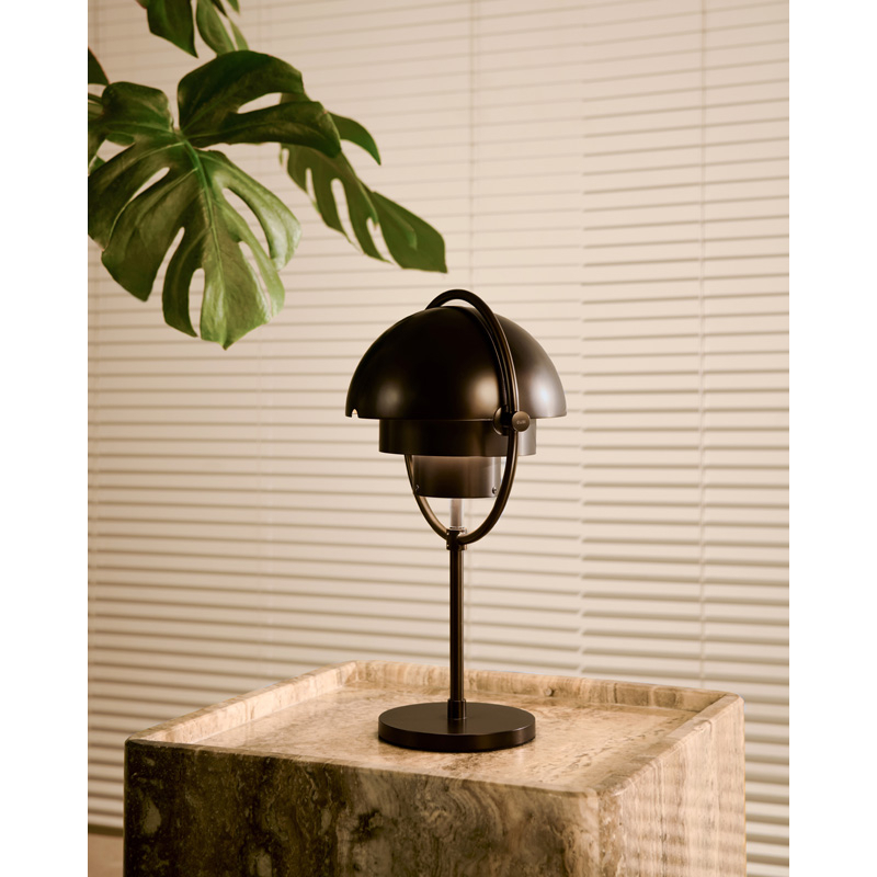 Lampe à poser MULTI-LITE Portable Laiton noir GUBI