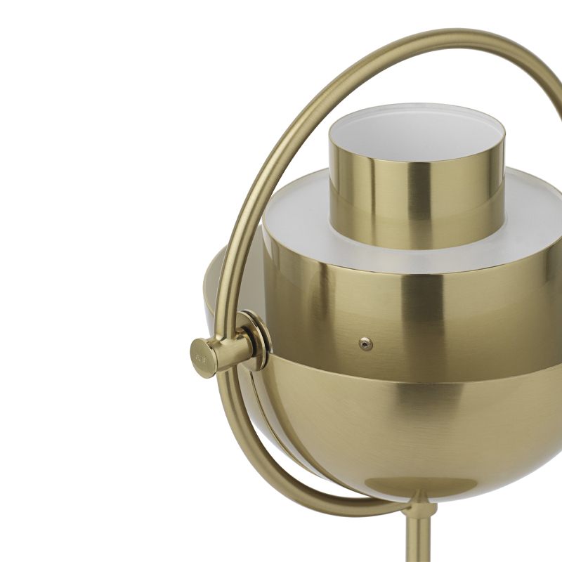 Lampe à poser MULTI-LITE Portable Laiton GUBI