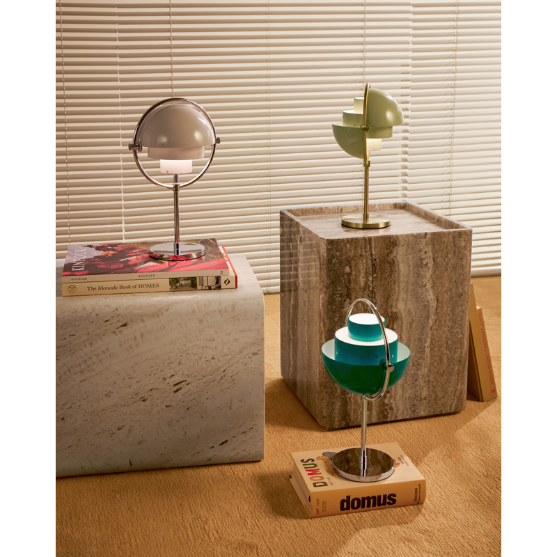 Lampe à poser MULTI-LITE Portable Laiton/ gris pastel GUBI
