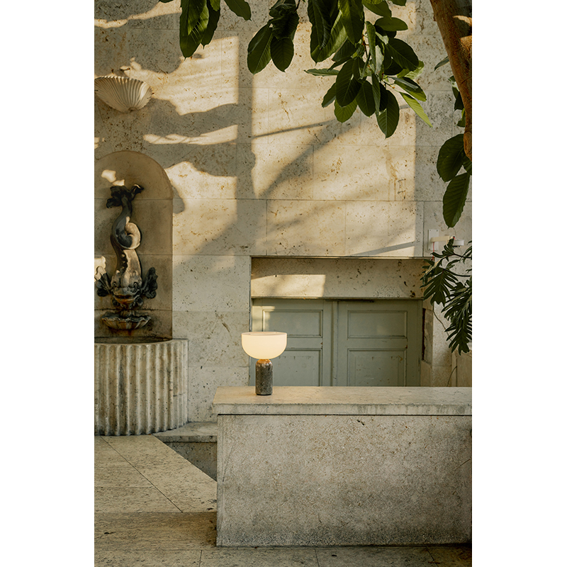 Lampe à poser KIZU PORTABLE Marbre blanc NEW WORKS