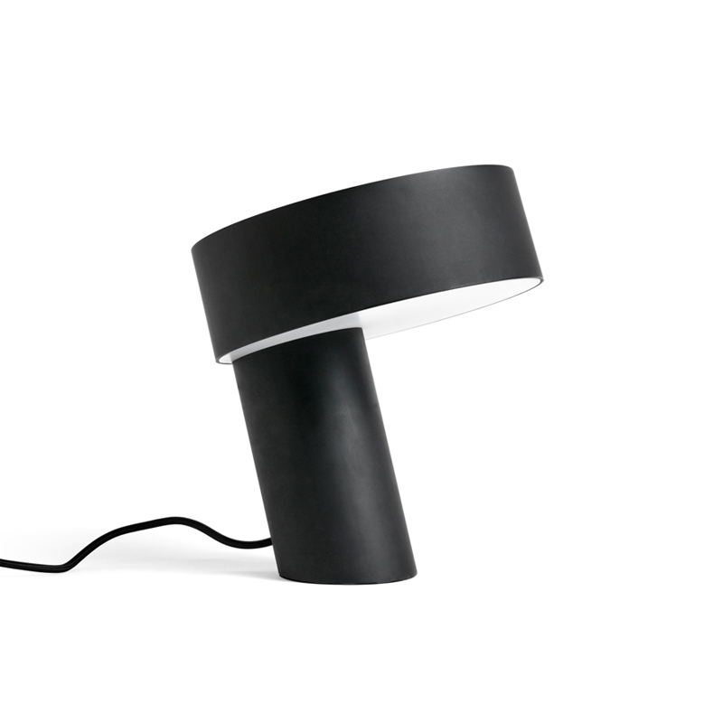 Lampe à poser SLANT Noir HAY