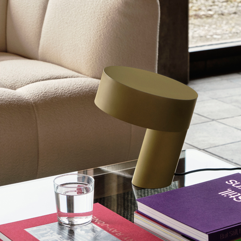 Lampe à poser SLANT Kaki HAY