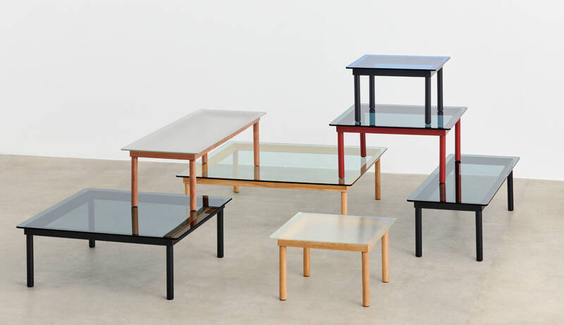 Table basse KOFI 60x60 Noir/ verre cannelé transparent HAY