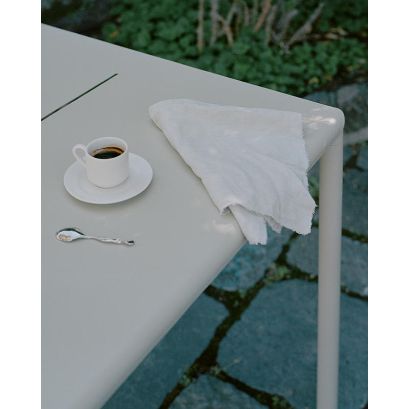 Table extérieur MAY 85x85 Gris clair NEW WORKS