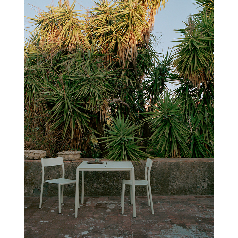 Chaise extérieur MAY Vert foncé NEW WORKS