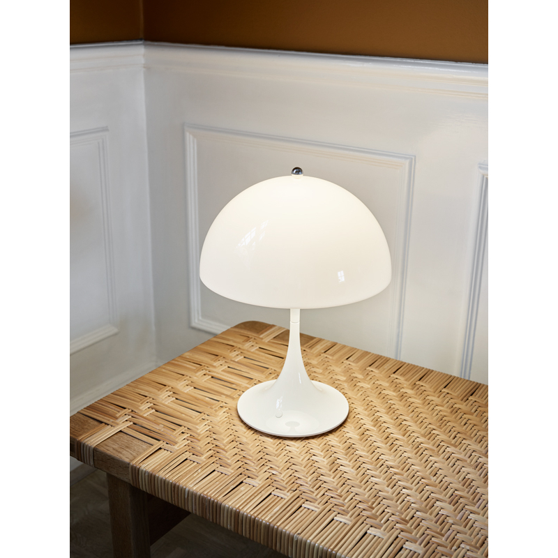Lampe à poser PANTHELLA 250 PORTABLE Blanc opalin LOUIS POULSEN