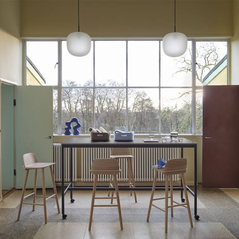 Tabouret haut NERD BARSTOOL Noir MUUTO