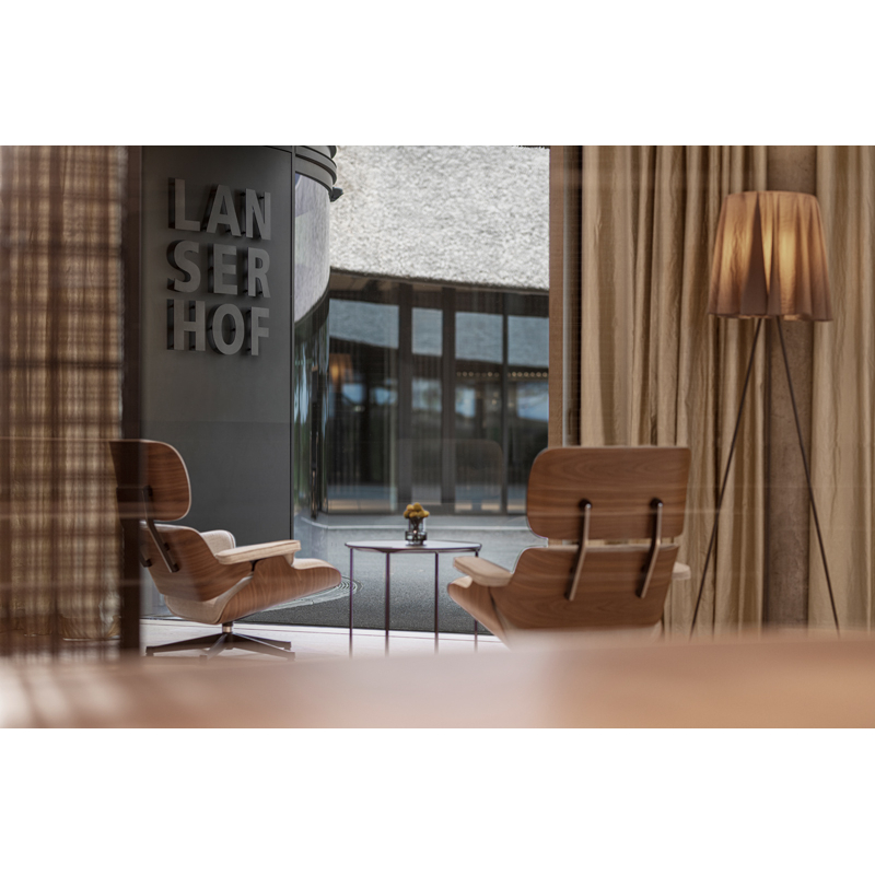 Fauteuil EAMES LOUNGE & OTTOMAN Tissu Nubia 03 / coque cerisier américain VITRA