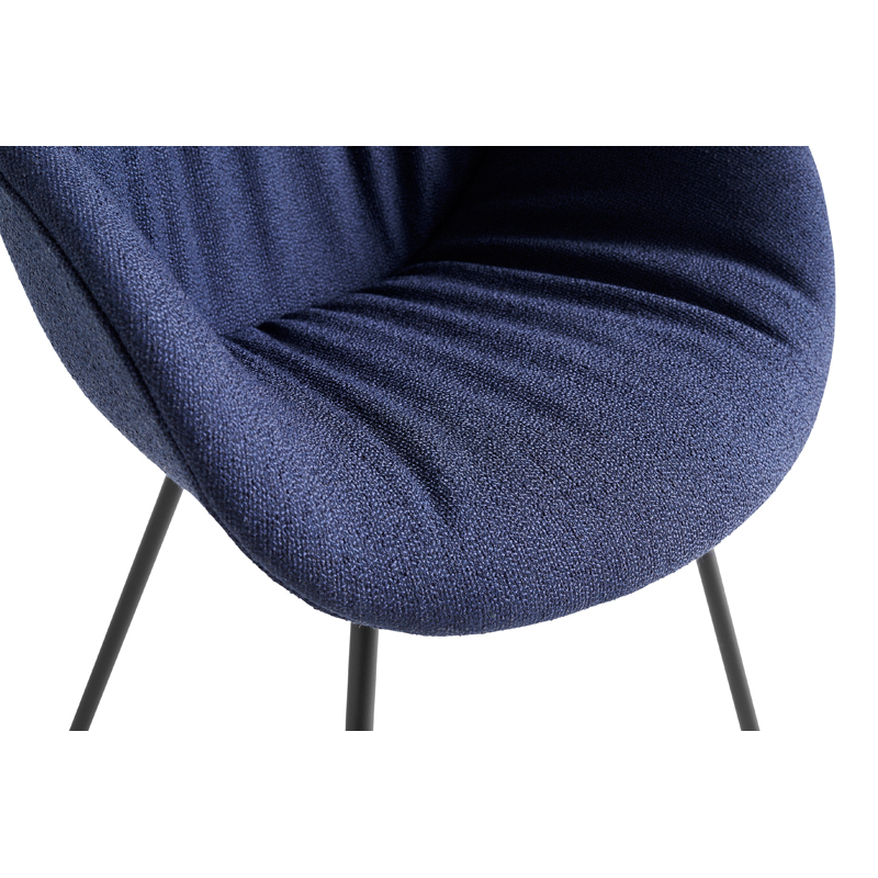 Chaise ABOUT A CHAIR AAC 127 SOFT Olavi 07/ noir HAY