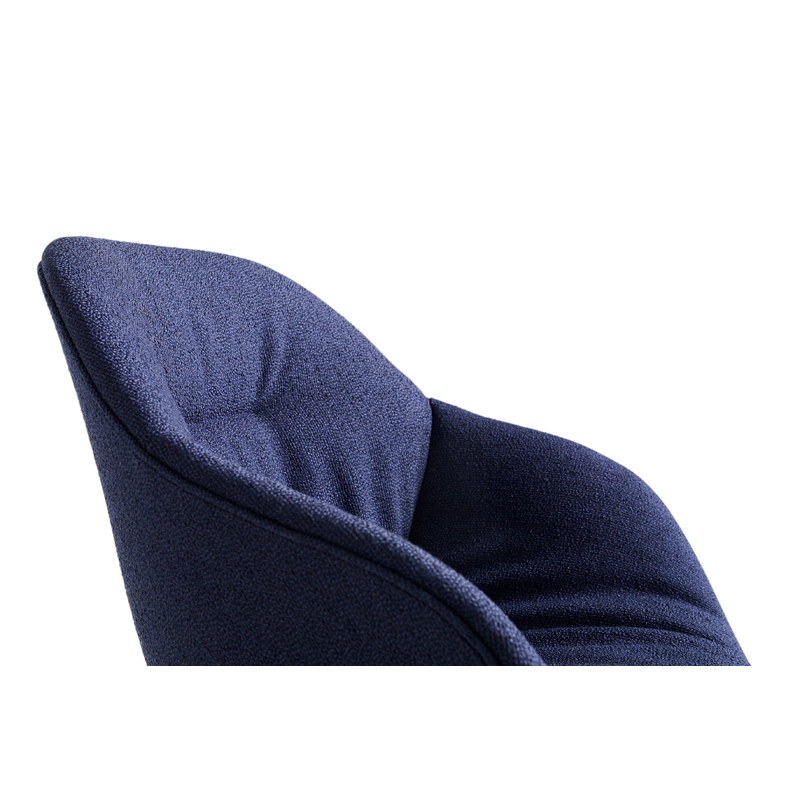 Chaise ABOUT A CHAIR AAC 127 SOFT Olavi 07/ noir HAY