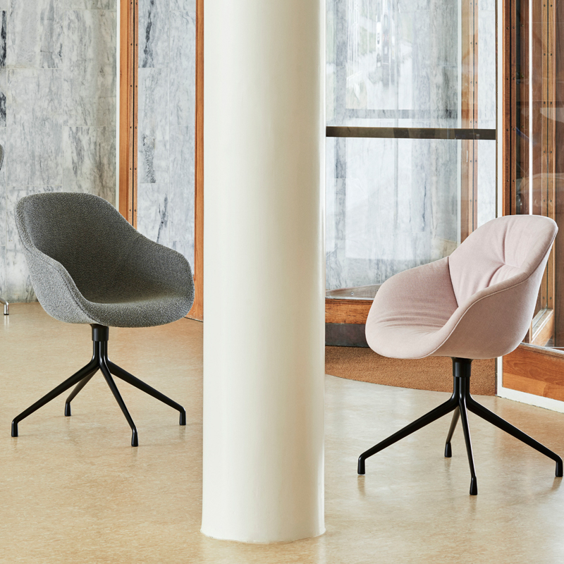Chaise ABOUT A CHAIR AAC 121 SOFT Hallingdal 116/ aluminium poli HAY