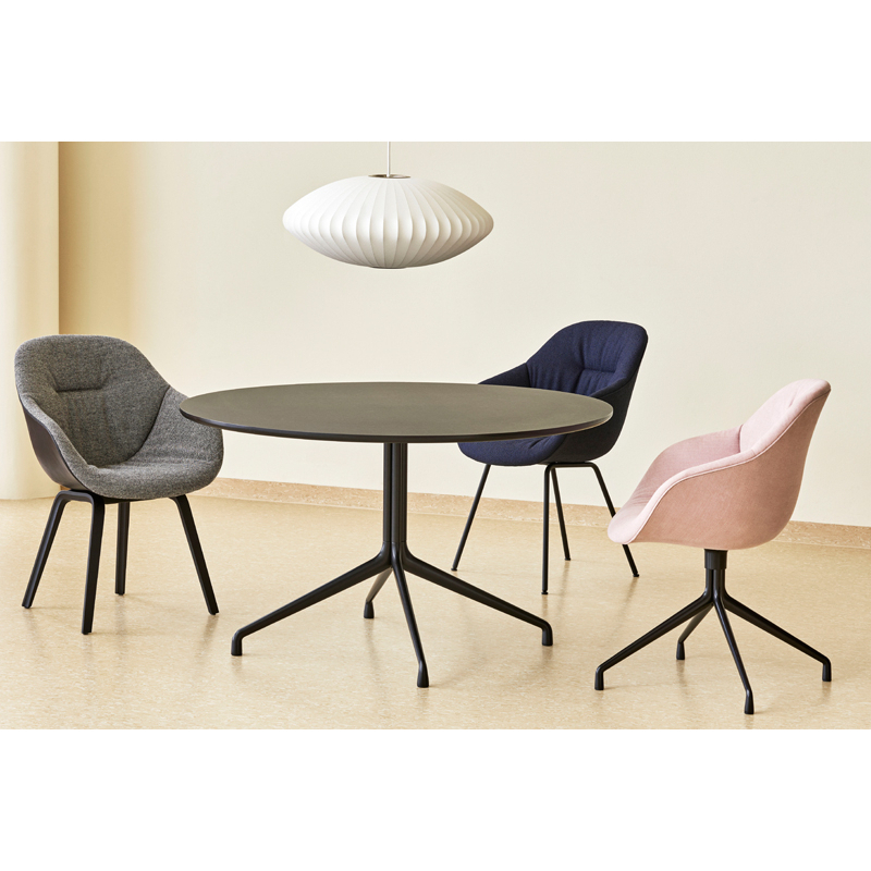 Chaise ABOUT A CHAIR AAC 121 SOFT Hallingdal 116/ aluminium poli HAY
