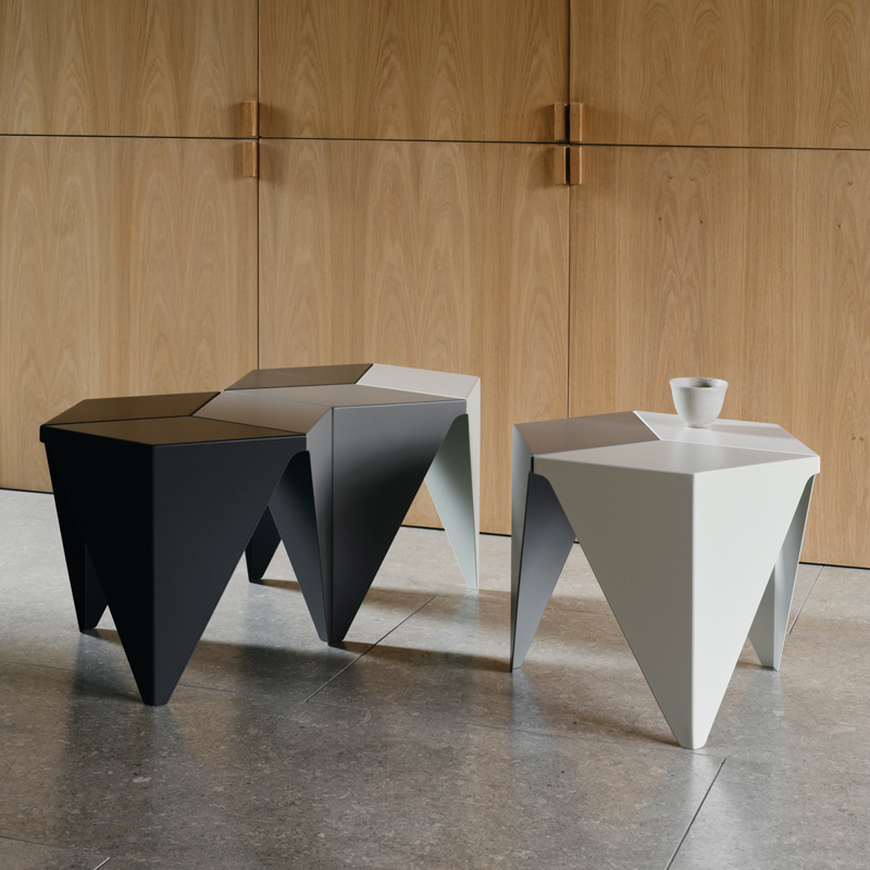 Table d'appoint guéridon PRISMATIC Gris clair 3 tons VITRA