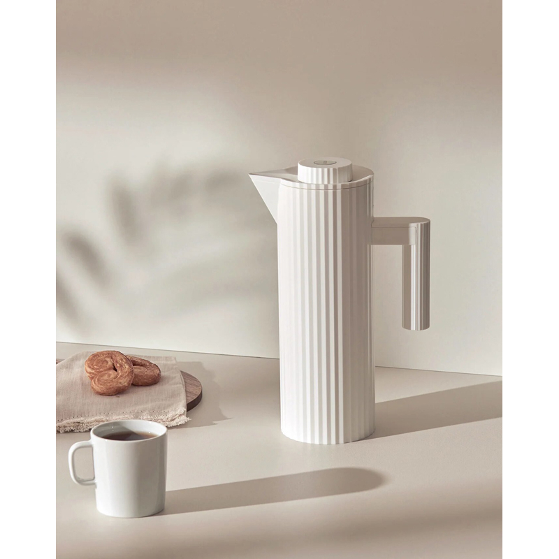 Café & Thé Pichet isotherme PLISSÉ Noir ALESSI