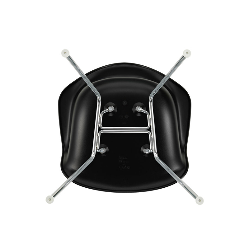 Chaise EAMES PLASTIC ARMCHAIR DAX Noir RE VITRA