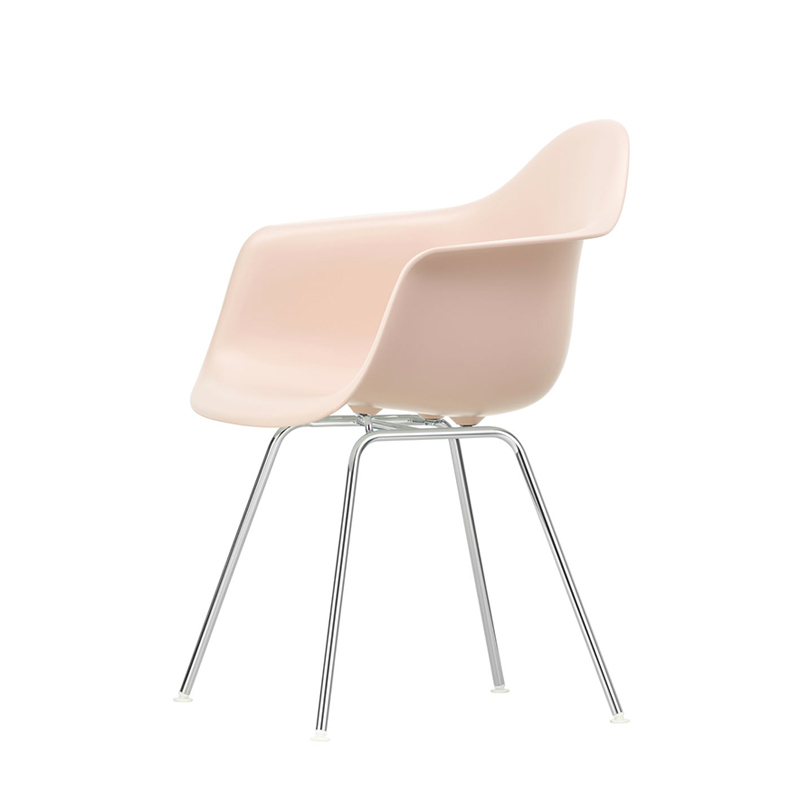 Chaise EAMES PLASTIC ARMCHAIR DAX Rose tendre RE VITRA