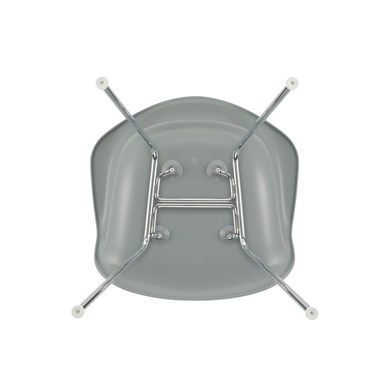 Chaise EAMES PLASTIC ARMCHAIR DAX Gris clair RE VITRA