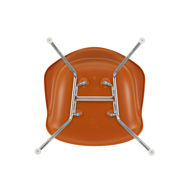 Chaise EAMES PLASTIC ARMCHAIR DAX Orange rouille RE VITRA