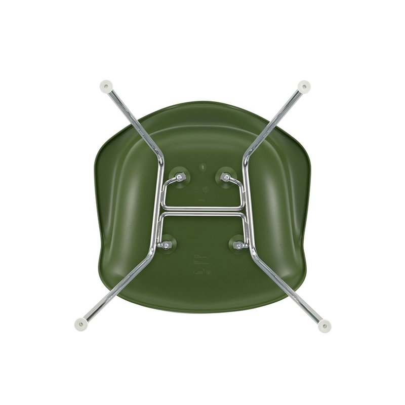Chaise EAMES PLASTIC ARMCHAIR DAX Forêt RE VITRA