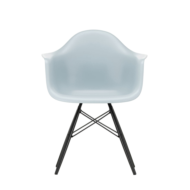 Chaise EAMES PLASTIC ARMCHAIR DAW Gris bleuté RE VITRA