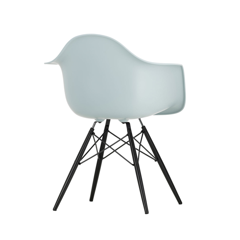 Chaise EAMES PLASTIC ARMCHAIR DAW Gris bleuté RE VITRA
