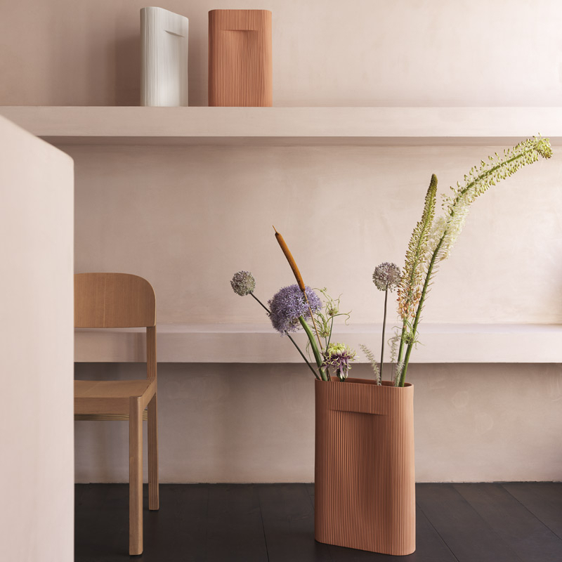 Vase Vase RIDGE Blanc cassé MUUTO