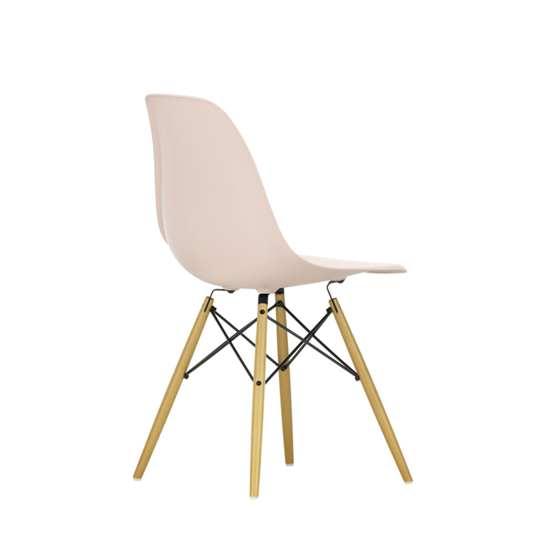 Chaise EAMES PLASTIC CHAIR DSW érable nuance de jaune Rose tendre RE VITRA