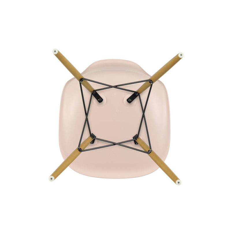 Chaise EAMES PLASTIC CHAIR DSW érable nuance de jaune Rose tendre RE VITRA