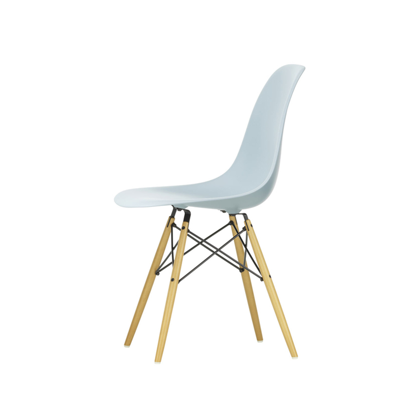 Chaise EAMES PLASTIC CHAIR DSW érable nuance de jaune Gris bleuté RE VITRA
